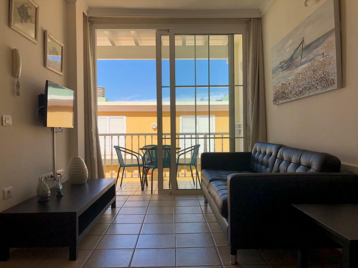 Apartamentos El Faro Puerto De Naos Esterno foto