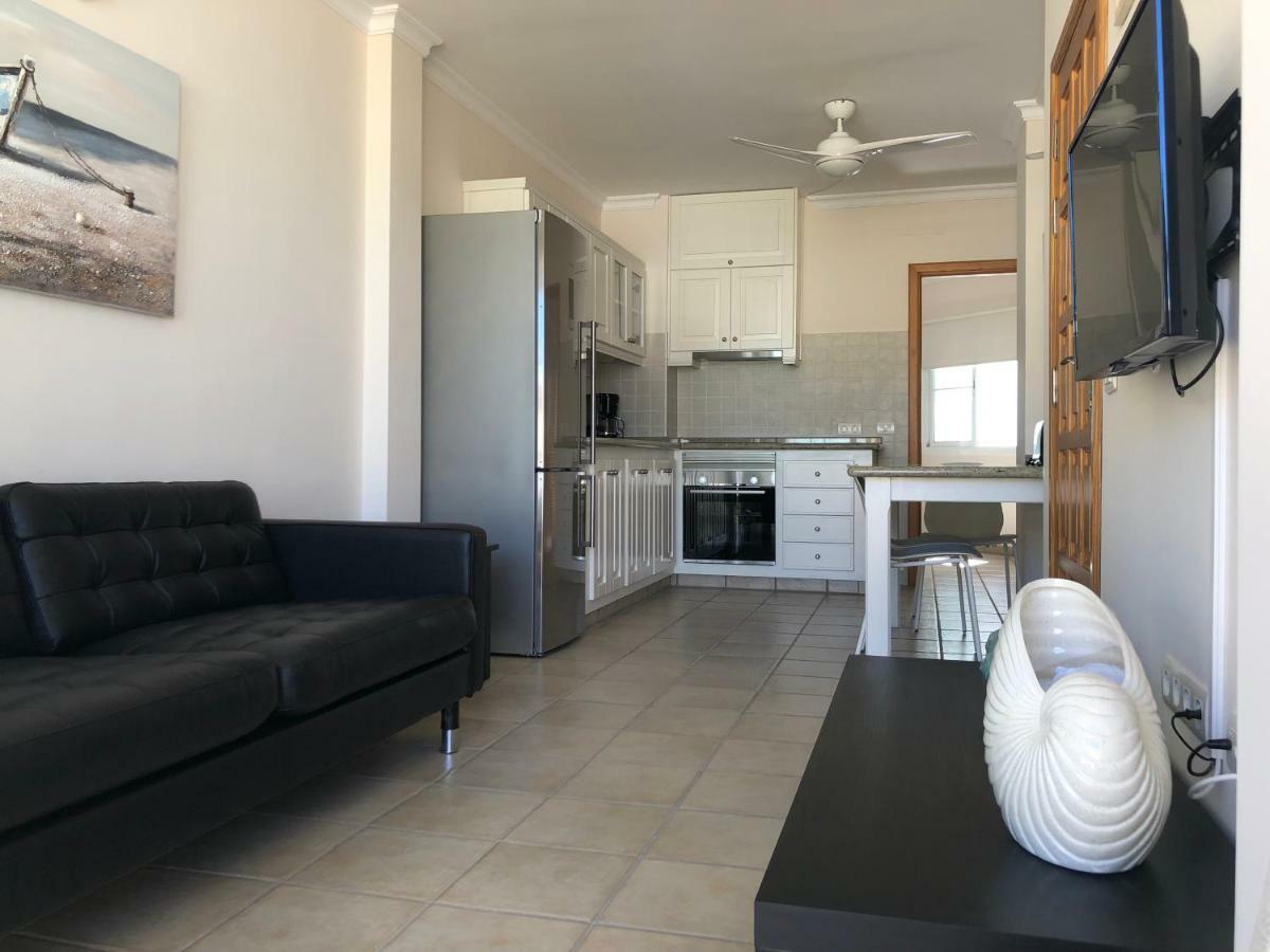 Apartamentos El Faro Puerto De Naos Esterno foto