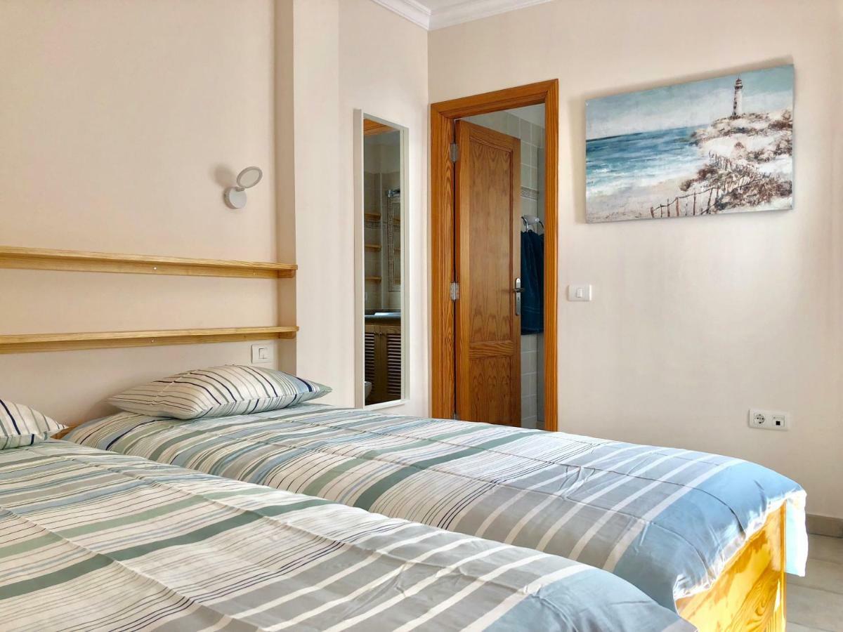 Apartamentos El Faro Puerto De Naos Esterno foto