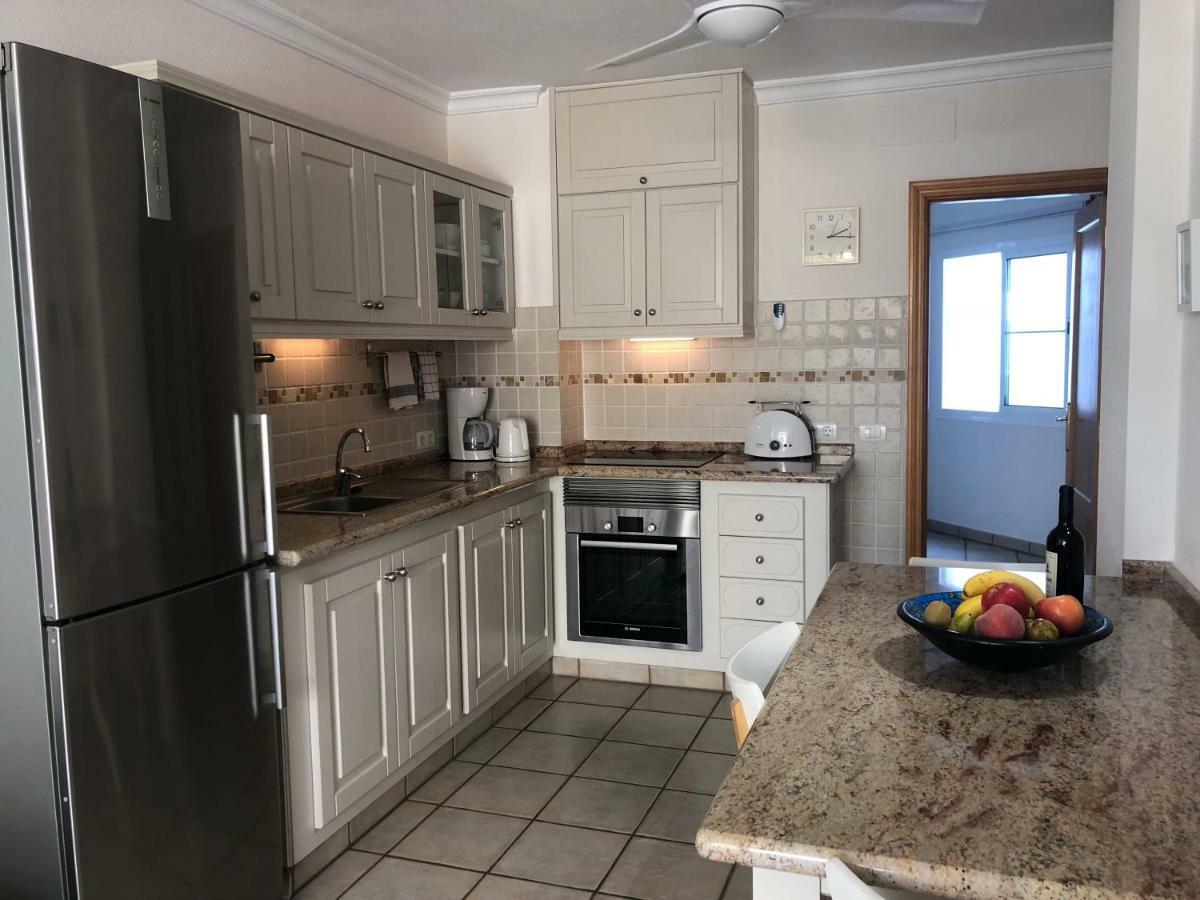 Apartamentos El Faro Puerto De Naos Esterno foto