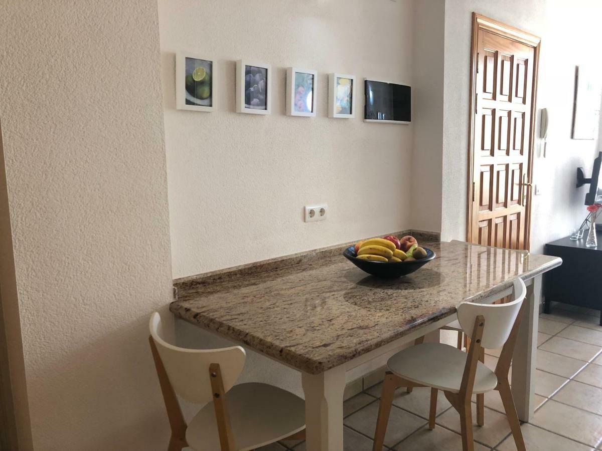Apartamentos El Faro Puerto De Naos Esterno foto